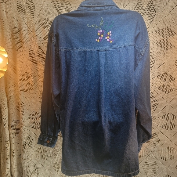 Silver thread XL Long sleeve button down denim looking top - Picture 9 of 16